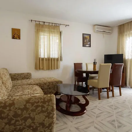 Apartment Glomazic *