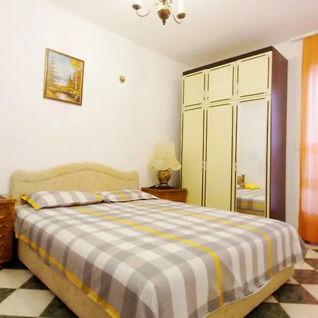 Apartment Glomazic