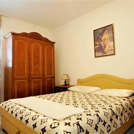Glomazic Apartment Budva