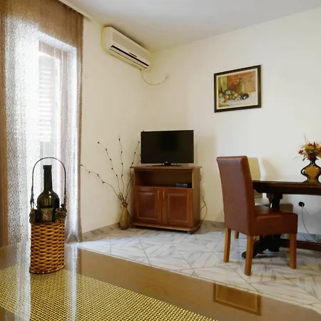 Glomazic Apartment *